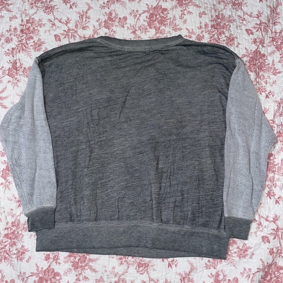 WILDFOX vintage grey cat sweatshirt XS - Picture 6 of 6